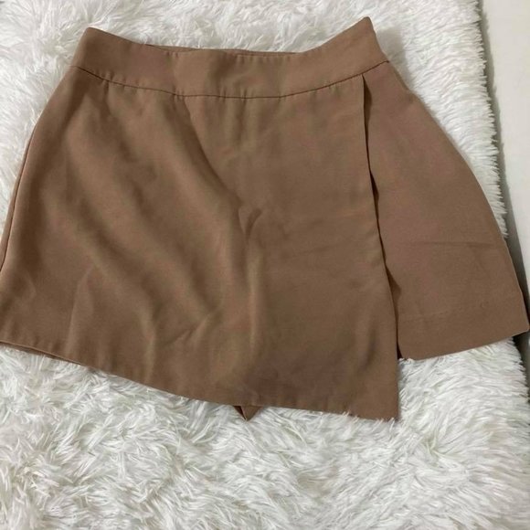 SOLD Forever 21 Contemporary Khaki Skort - Picture 1 of 5